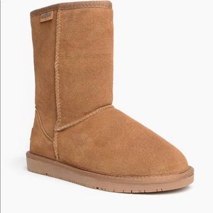 Women’s Sheepskin Lined Boots - size 8